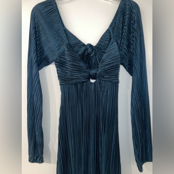 Gilli Blue Pleated Dress. NWT - Picture 2 of 7